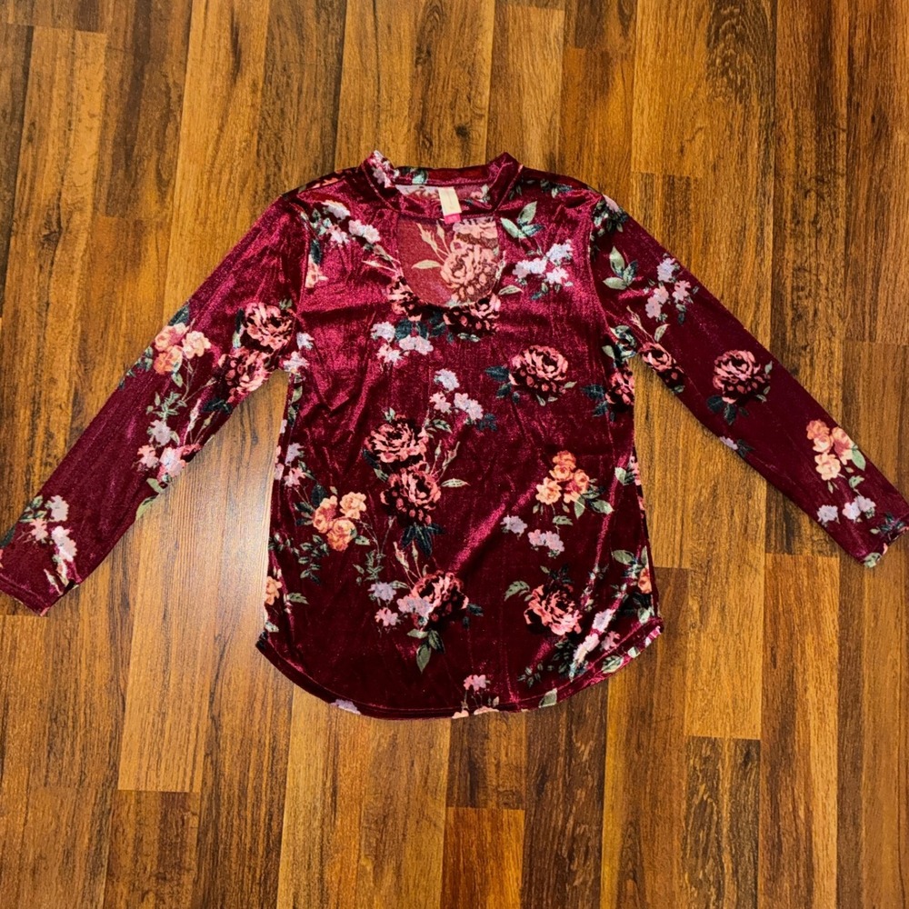 No Boundaries Burgundy Floral Velvet Keyhole Choker Neck Top XL 15-17